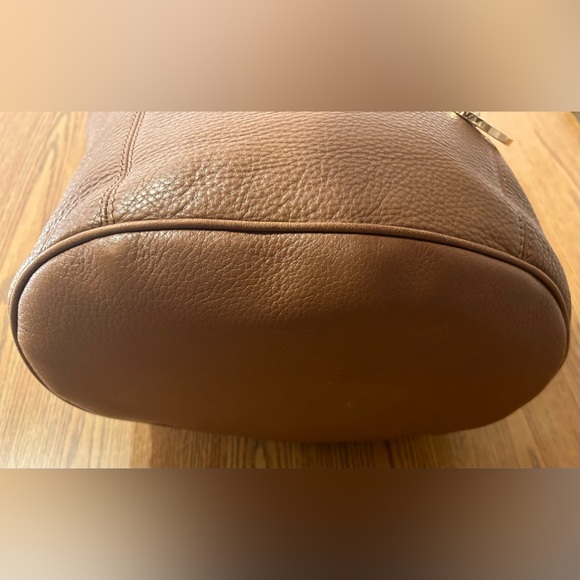 Michael Kors Two-Tone Pebbled Leather Jet-Set Carryall - Picture 5 of 12